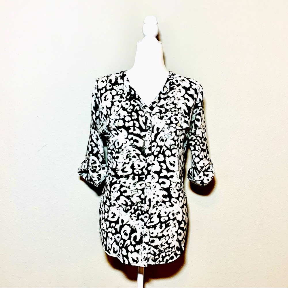 The Limited White and Gray Button Down Top - Picture 1 of 5